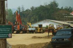 Dawei-Kanchanaburi Road Link. By WONG Lok Yan, 2015.