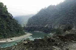 Narayanghat-Mugling Highway. By Ashley Scott Kelly, 2016.