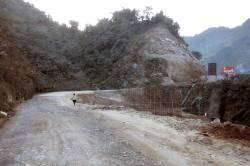 Narayanghat-Mugling Highway. By Ashley Scott Kelly, 2016.